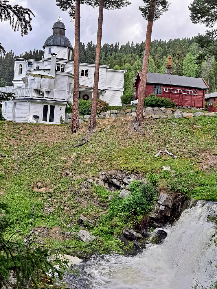 Mesnaelva, Svarga