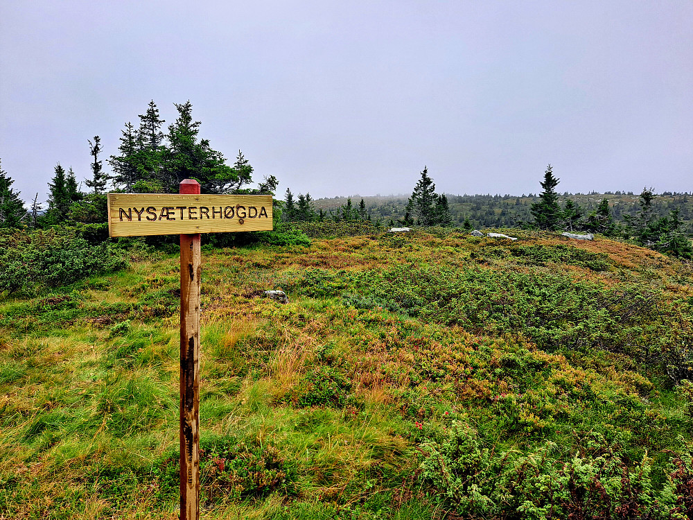 Nytt skilt på Ytre Nysæterhøgda