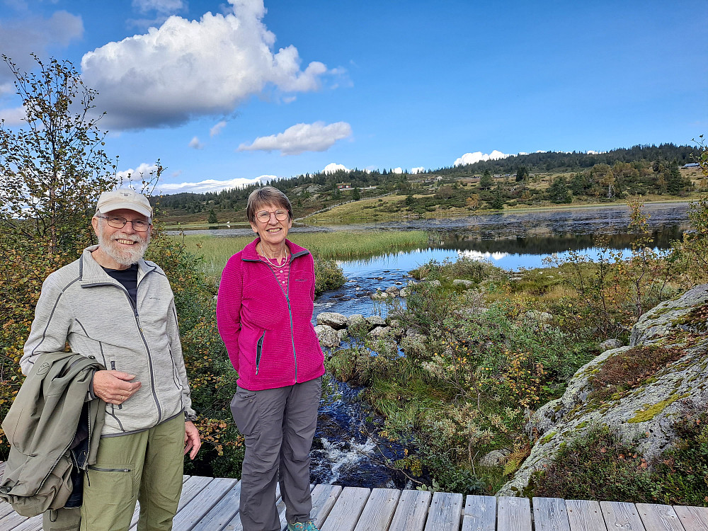 Helge og Marit på vei opp fra Steinehytta