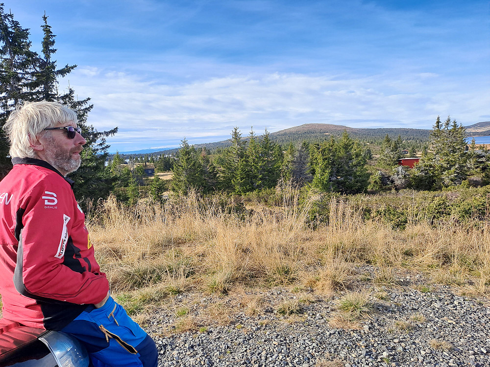 Ved parkeringa på Nevelåsen