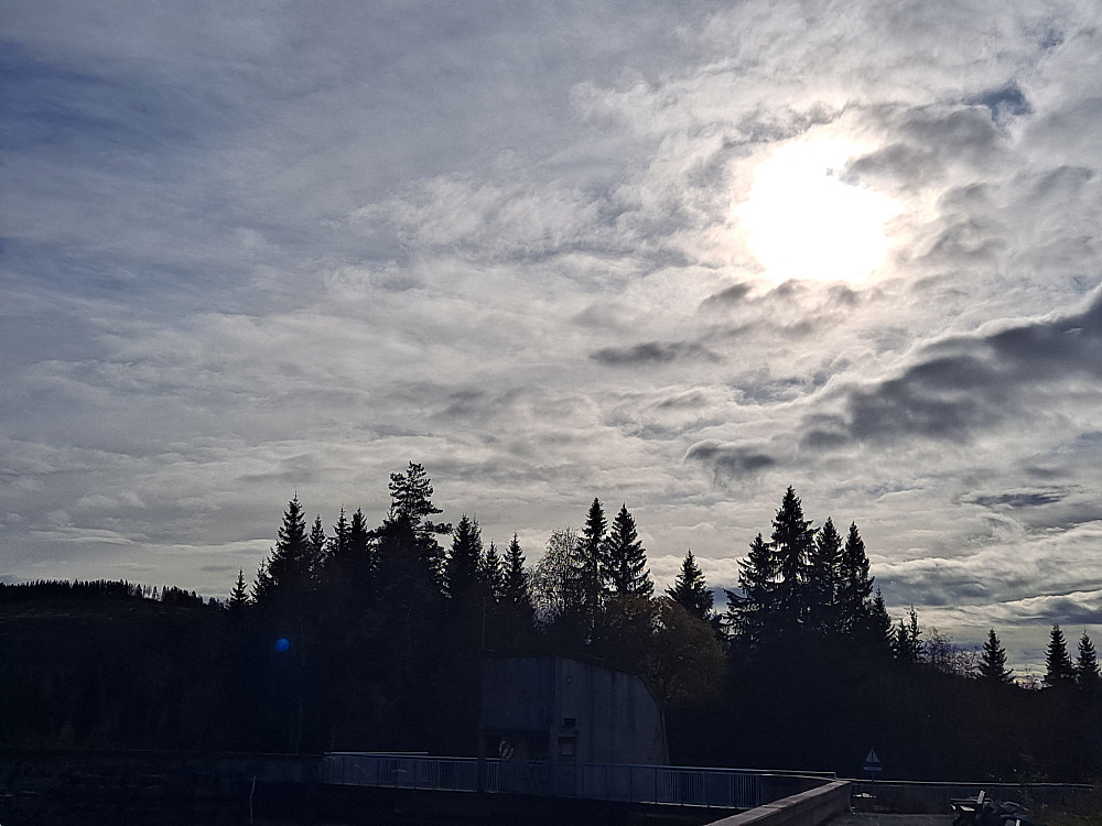 Sløret sol, Kroken
