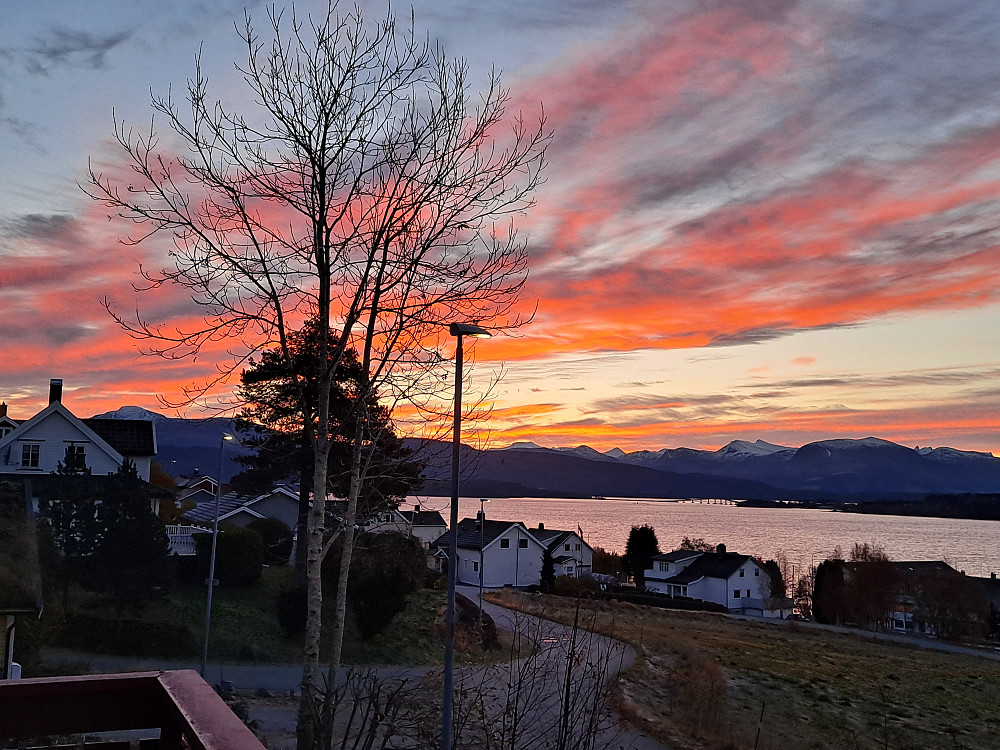Fint morgenlys på Røbekk