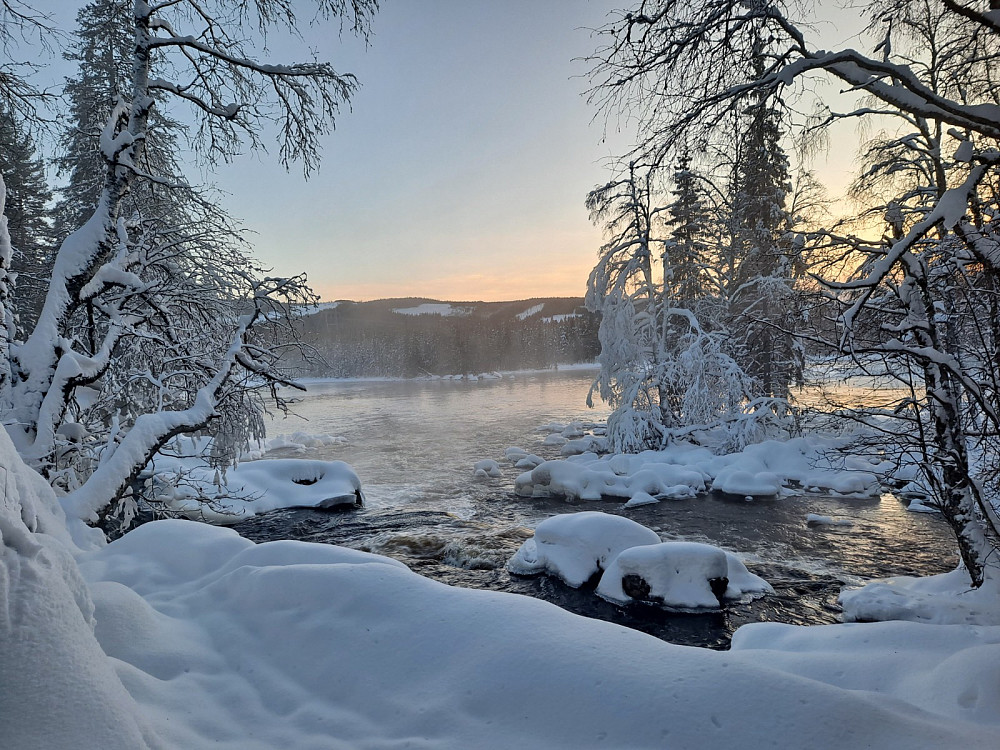 Ved Øfstedalsfossen