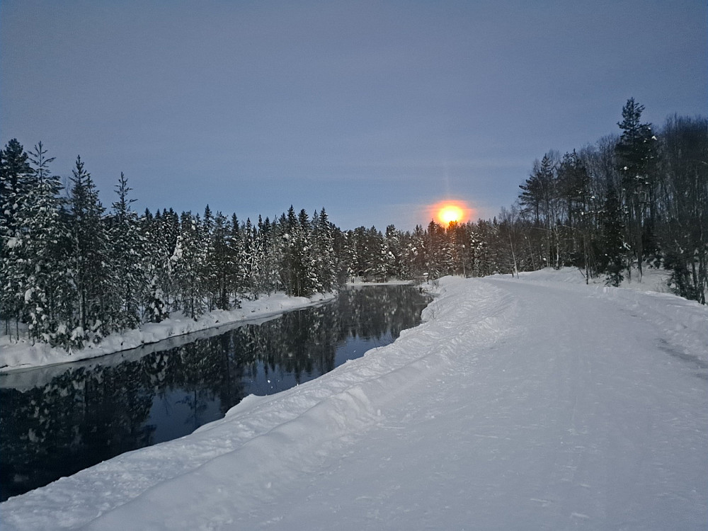 Måne ved Kanalen