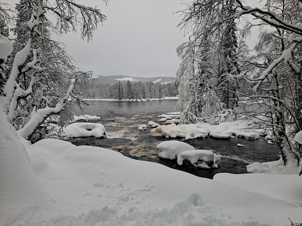 Ved Øvstedalsfossen