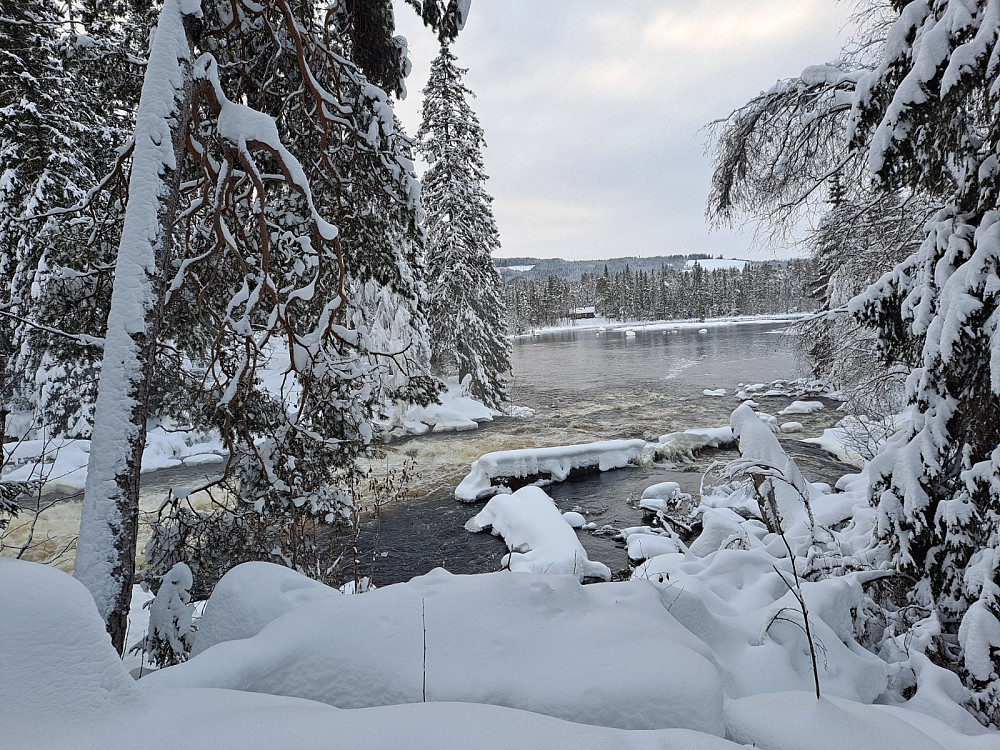 Ved Øvstedalsfossen