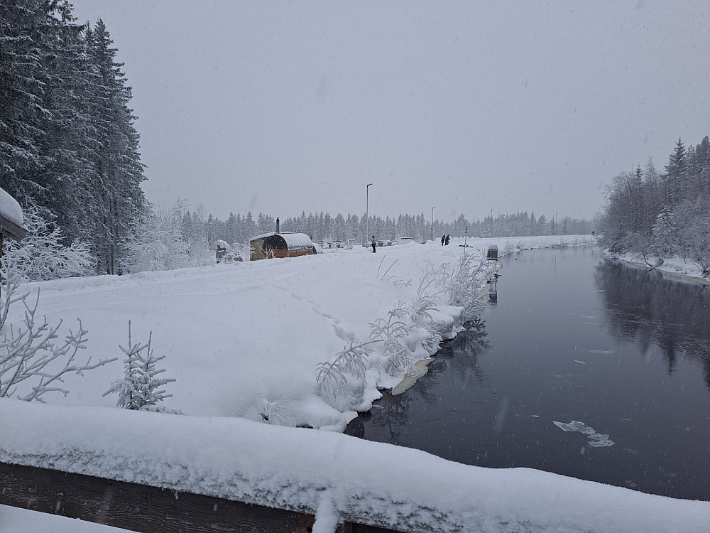 Tilbake ved Kanalen