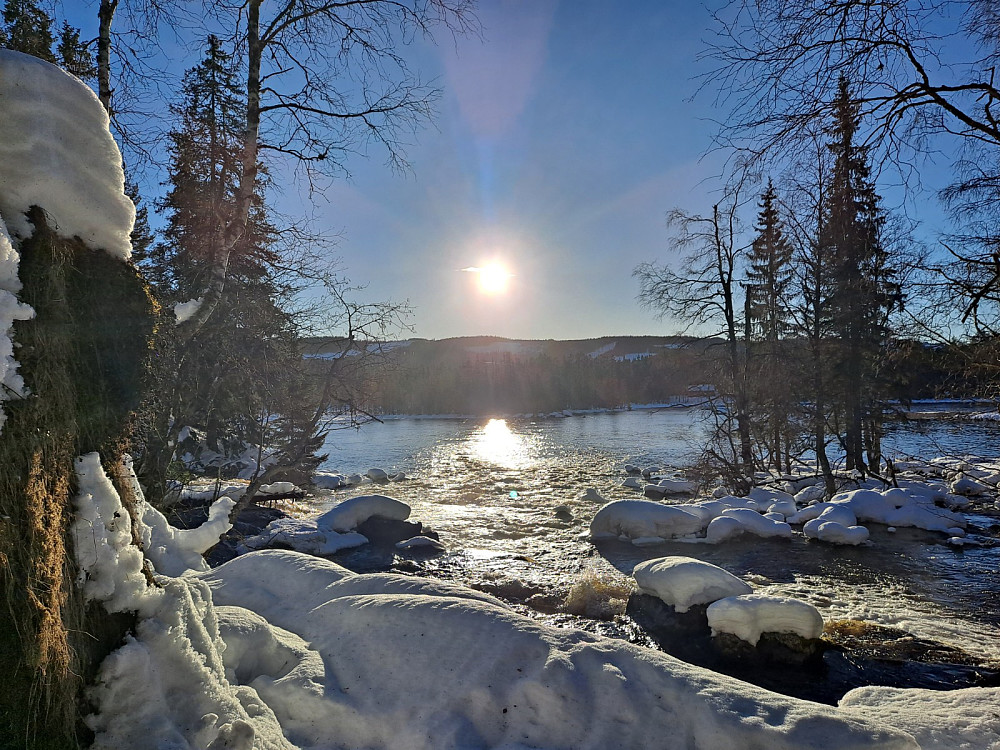 Ved Øfstdalsfossen|
