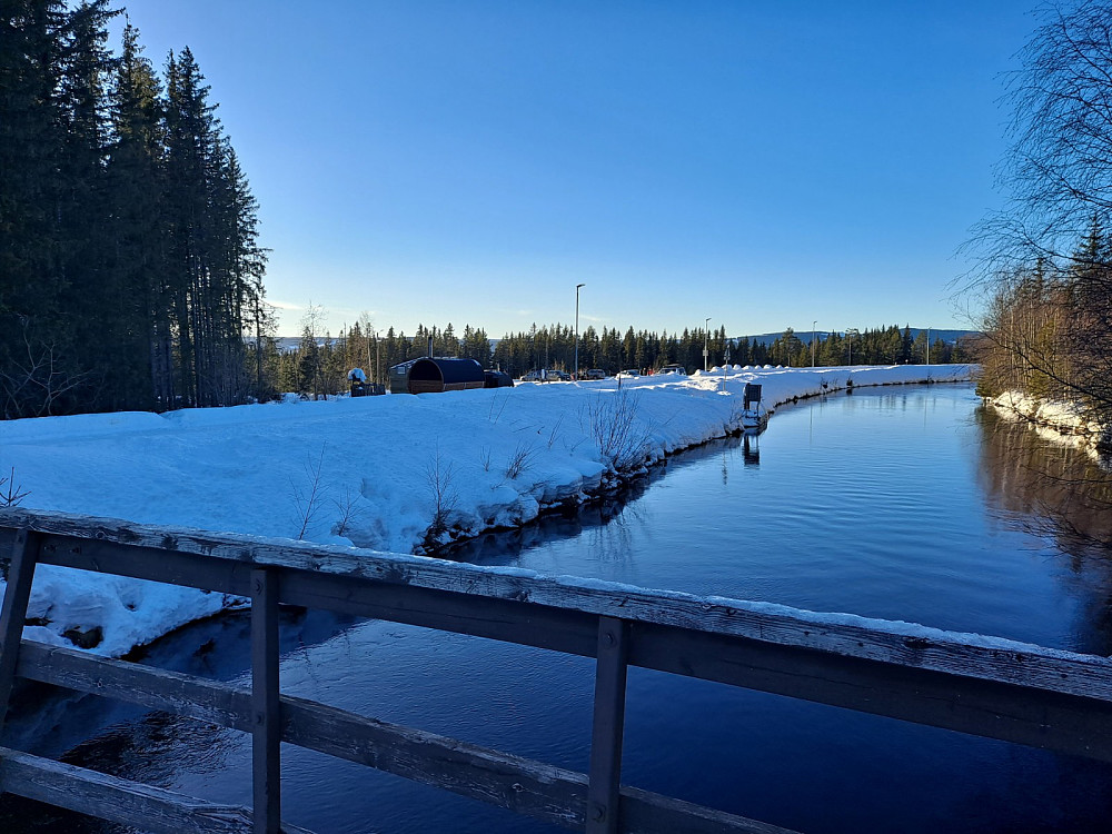 Tilbake ved Kanalen
