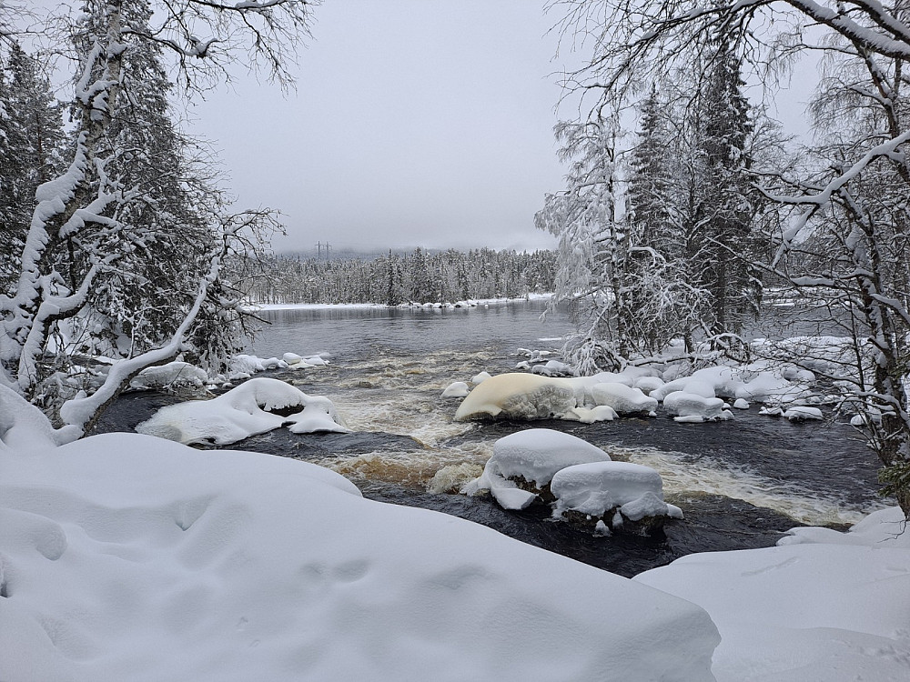 Ved Øfstdalsfossen