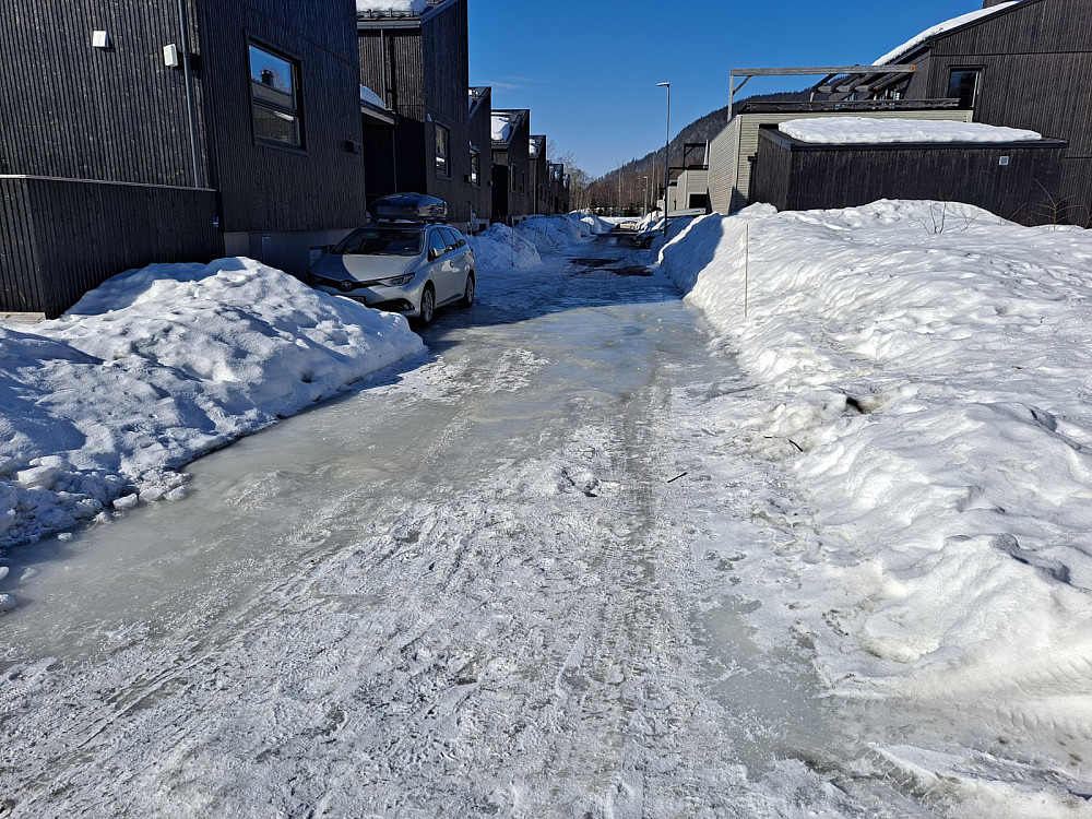 Droppet å gå bortover Aurfaret