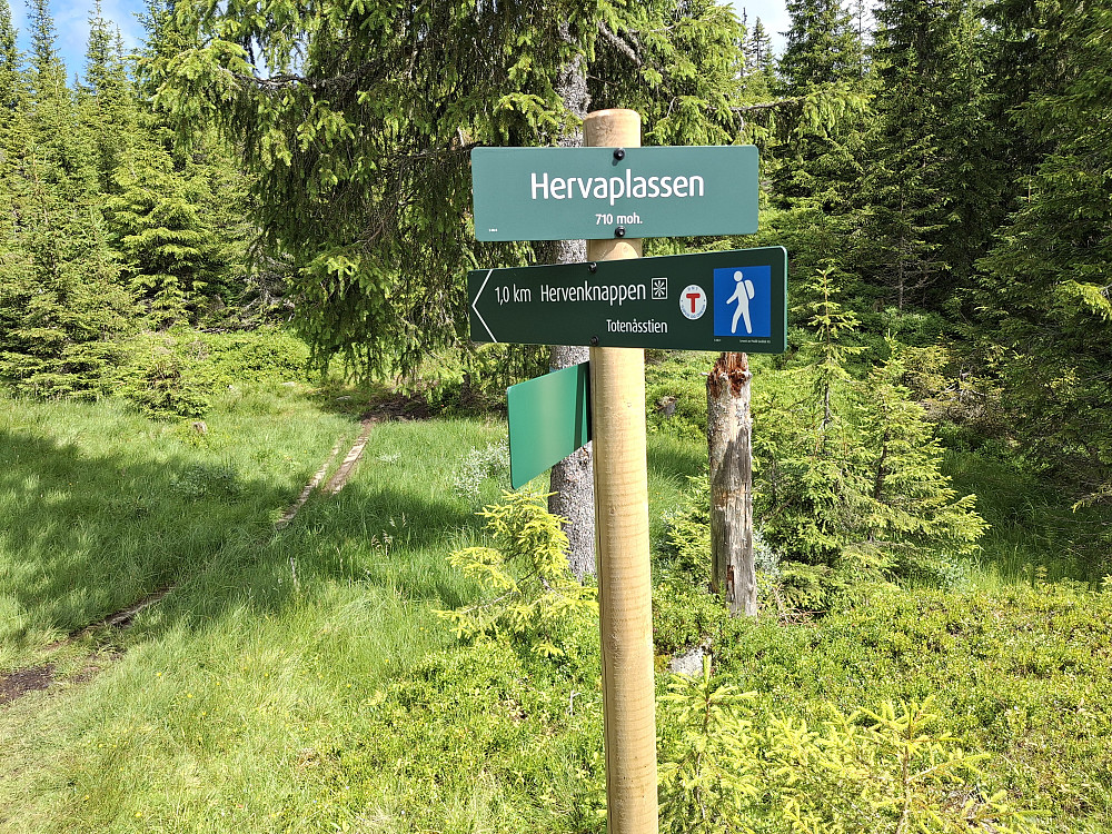 INFO ved parkeringsplassen