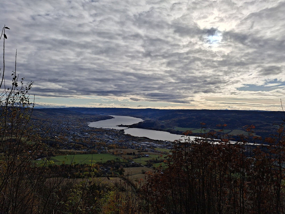 Mot byen og Lågen/Mjøsa