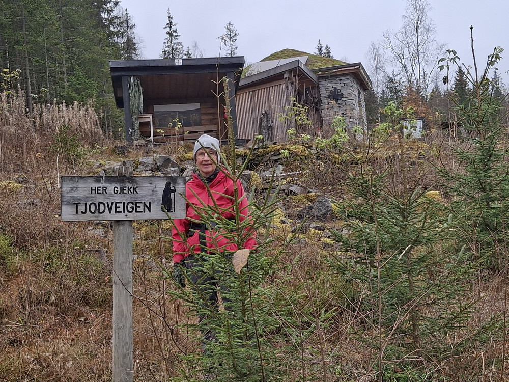 Ved Pilgrimsbua og gapahuken på tilbaketuren