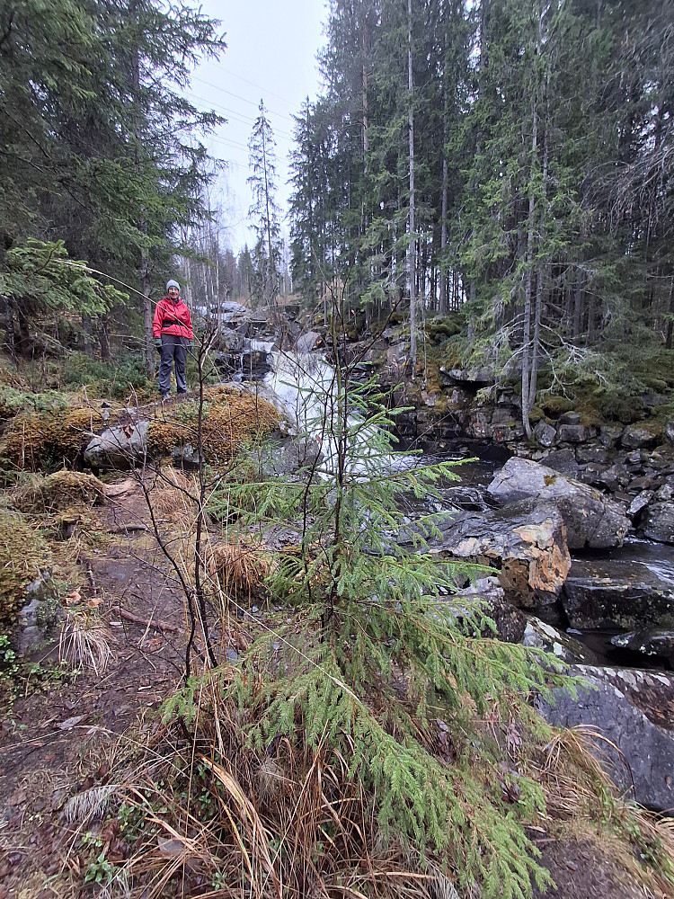 Marit ved Kjærlighetsfossen