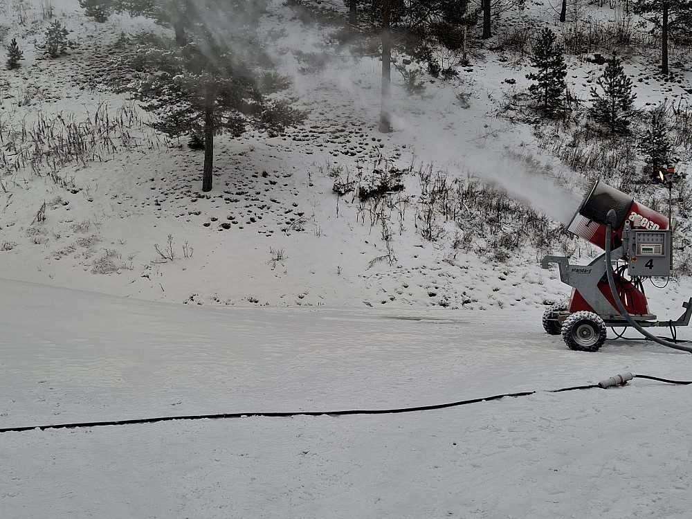 Snøproduksjon ved Lysgårdsbakkene