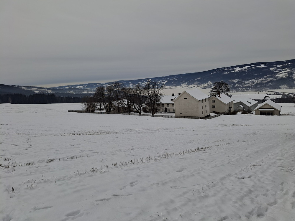 Utsikt sørover fra Lysgårdsjordet
