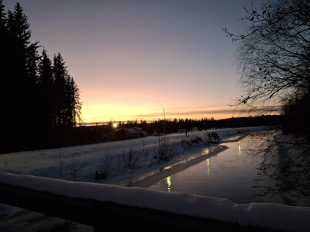 Tilbake ved Kanalen