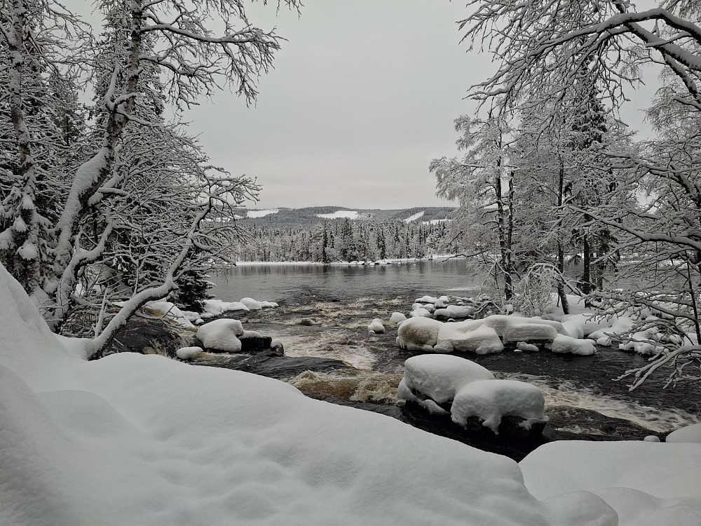 Ved Øfstdalsfossen