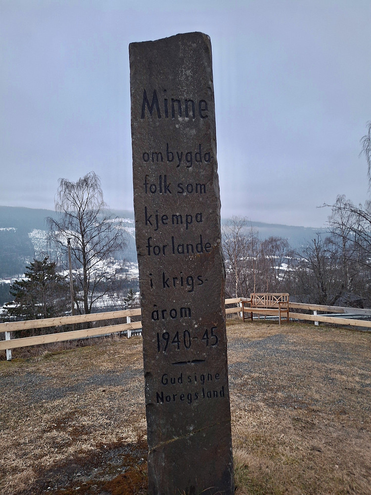 Utenfor Øyer kirke