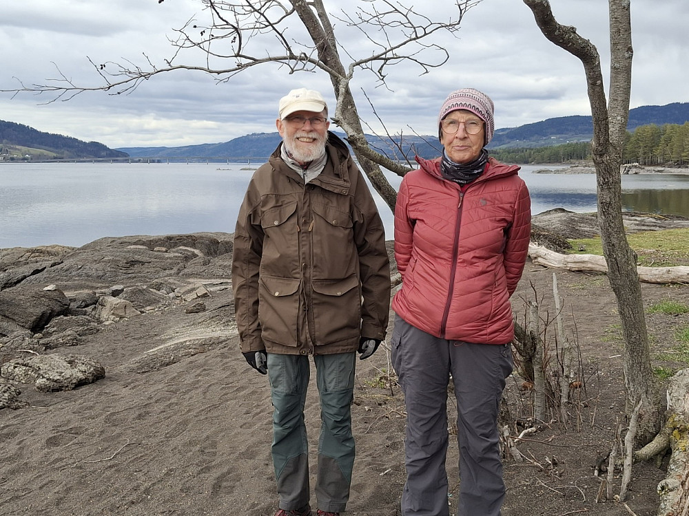 Helge og Marit mot Mjøsbrua