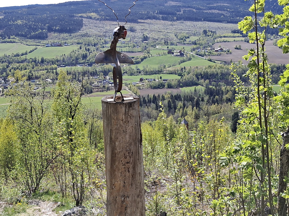 Figurer langs råket