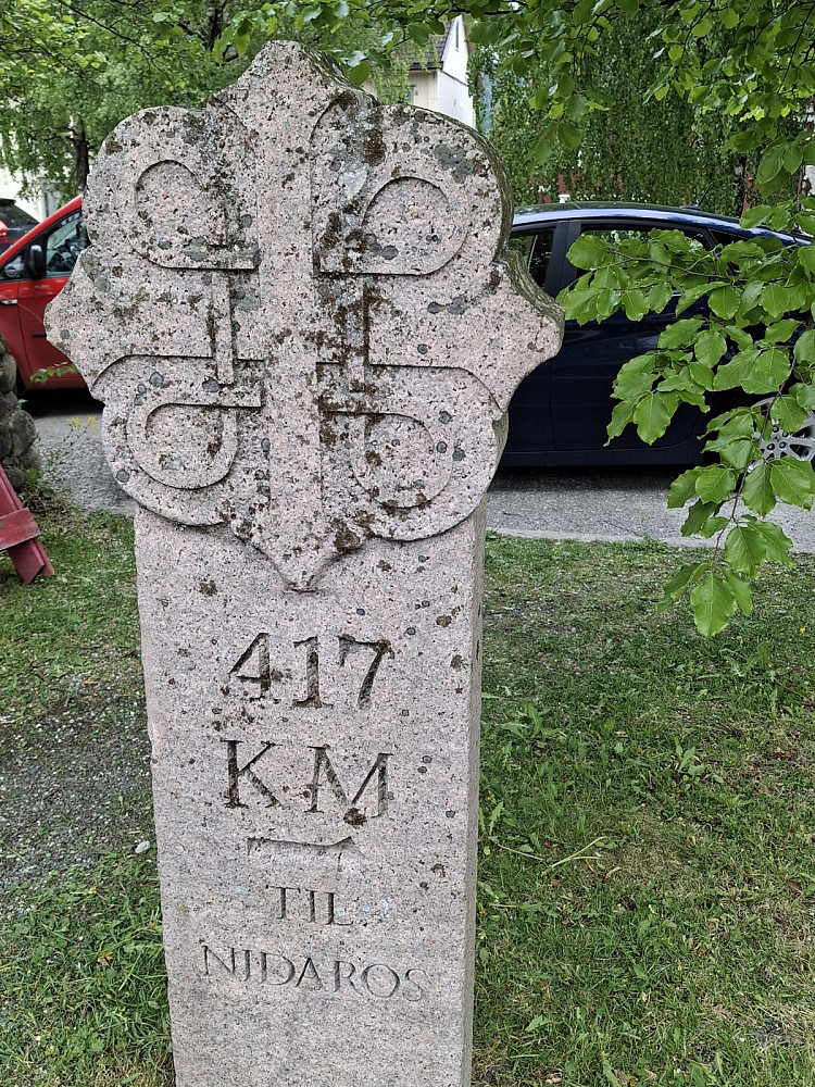 Pilgrimsstein ved Lillehammer kirke