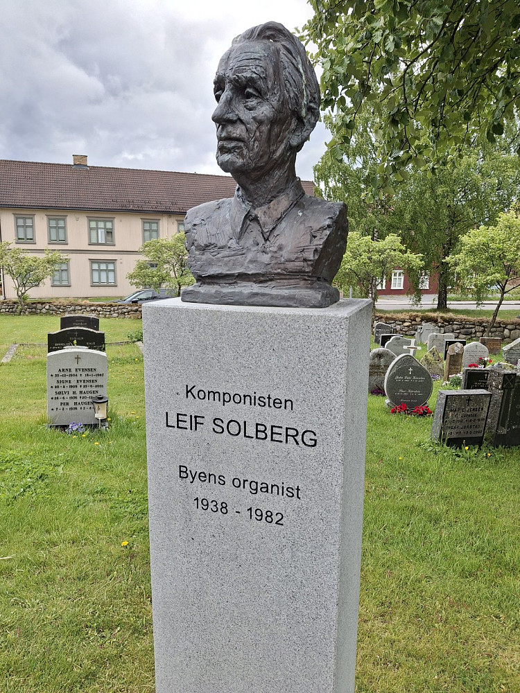 Ved Lillehammer kirke, av Svein Tore Kleppan