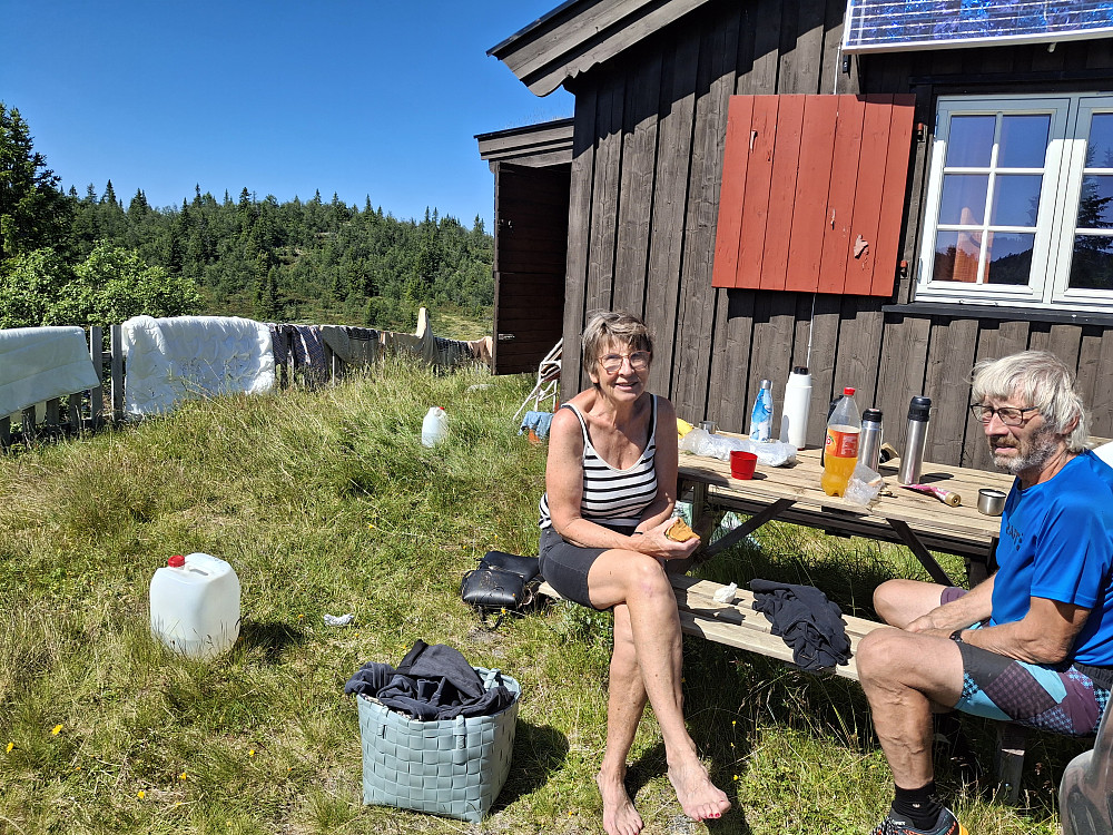 Formiddagsmat etter vasking og før turen