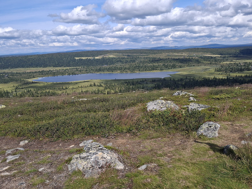 På Veslefjell, mot Øvre Moktjern og Sjøseterhøgda