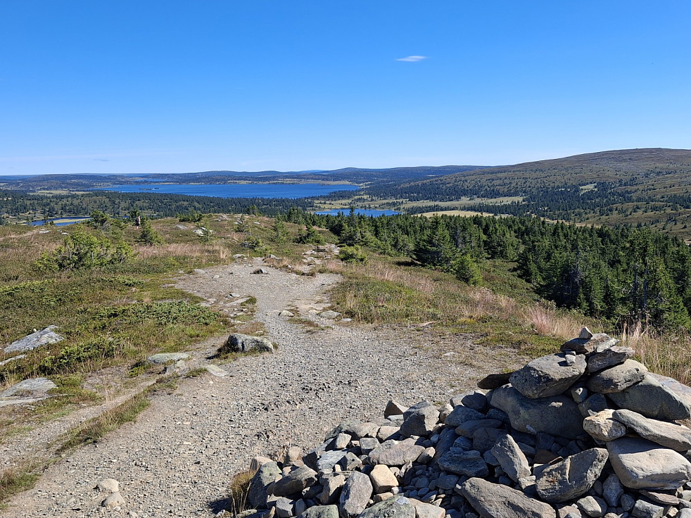 På veg ned, Malmtjønnet, Reinsvatnet og Melsjøen på rekke