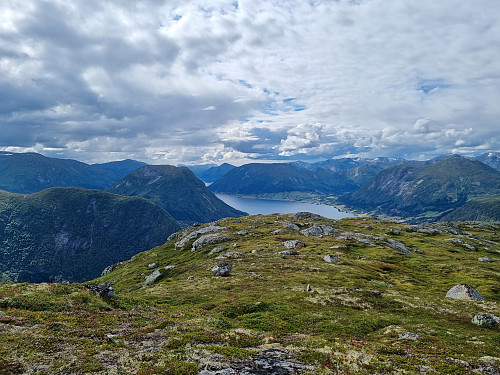 Jølstravatnet sett frå Litlefjellet