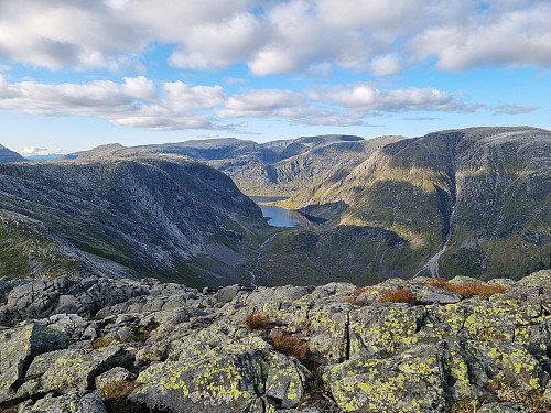 Utsikt fra Gotdalsnipa mot Stigsvatnet