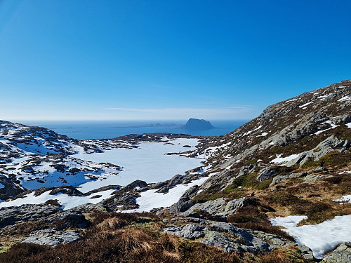 Ein del snø enkelte stader. Stien mellom Atløynipa og Skredvarden