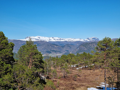 Heilefjellet sett frå ruta ned frå Nova