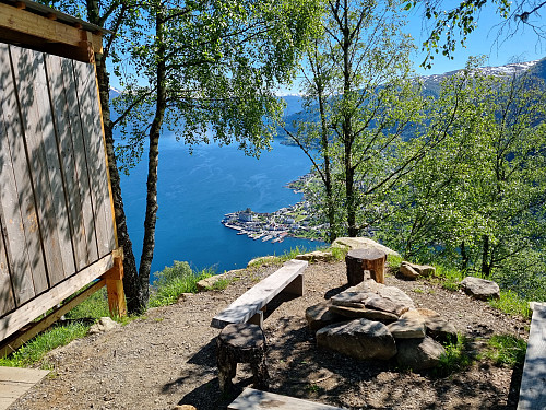 Kløyvd. Ein gapahuk