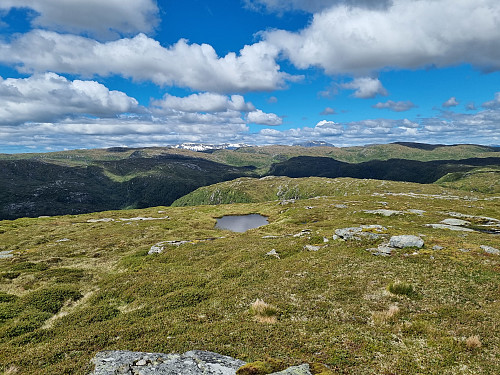 Utsikt mot Heimefjella Heilevangsstaurane, Blægja og Storehesten