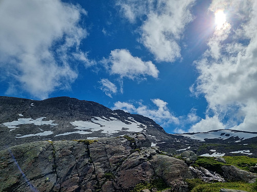 Endeleg blå himmel og varm sol