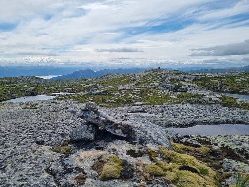 Høgste punktet av Fagerslettnipa var markert med nokre få steinar. 