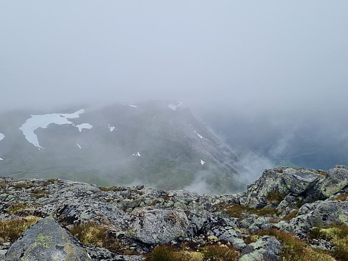 Ikkje akkurat panoramautsikt... men utsikt. 