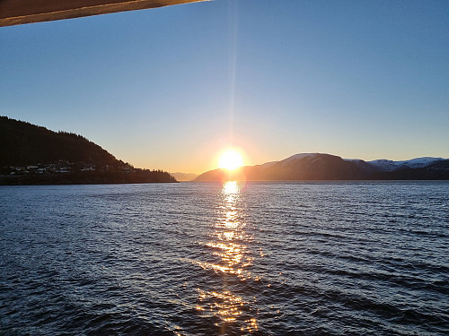 Soloppgang Sognefjorden