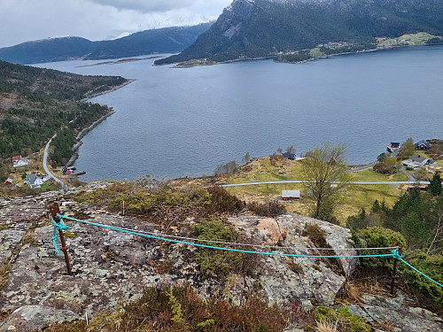 Traff på det som mest truleg er ein tillaga sti
