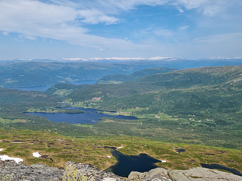Utsikt frå toppen vest. Solheimsdalen. 
