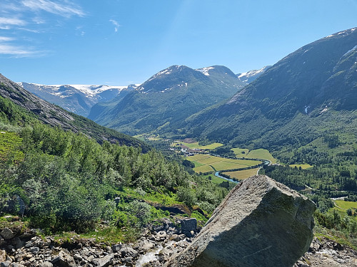 Utsikt over Stardalen på veg opp