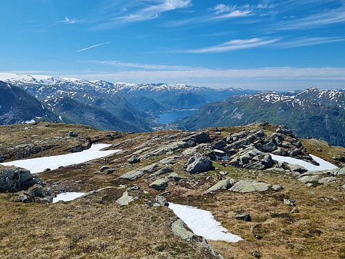 Skei og Jølstravatnet sett frå Heggheimsfjellet