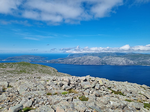 Utsikt frå toppen av Rognen. Ut mot Bremangerlandet og Kalvåg