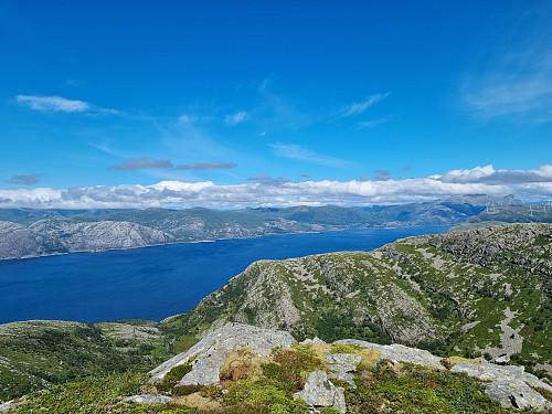Utsikt frå toppen av Gulestønipa.