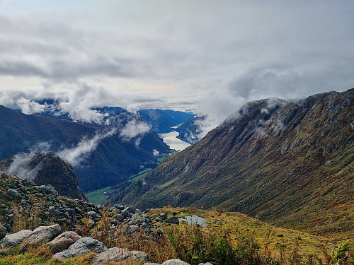 Ned mot Fjærland