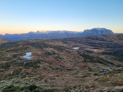 Dei føste solstrålane på Blægja denne morgonen