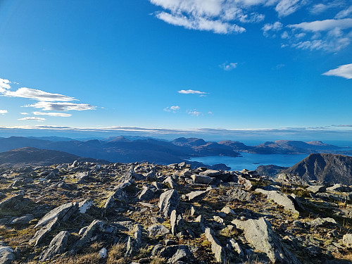 Utsikt frå Kvamfjellet vestover mot Kråkenes